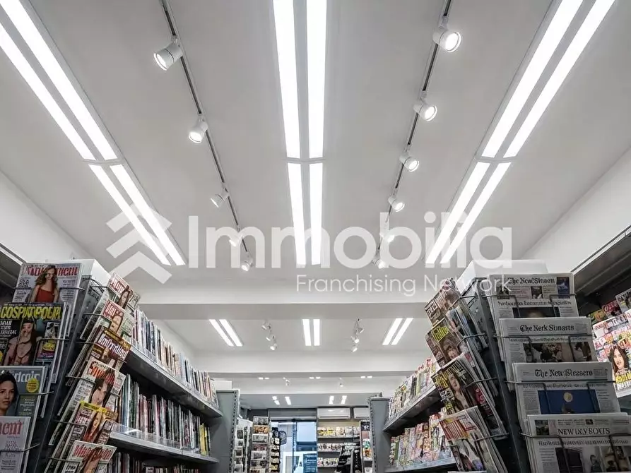 Immagine 7 di Locale commerciale in vendita  in Corso Regina Margherita 191 a Torino