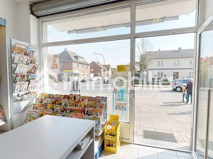 Immagine 8 di Locale commerciale in vendita  in Corso Regina Margherita 191 a Torino