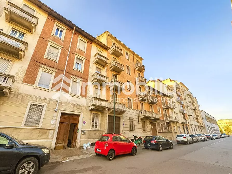 Immagine 3 di Magazzino in vendita  a Torino