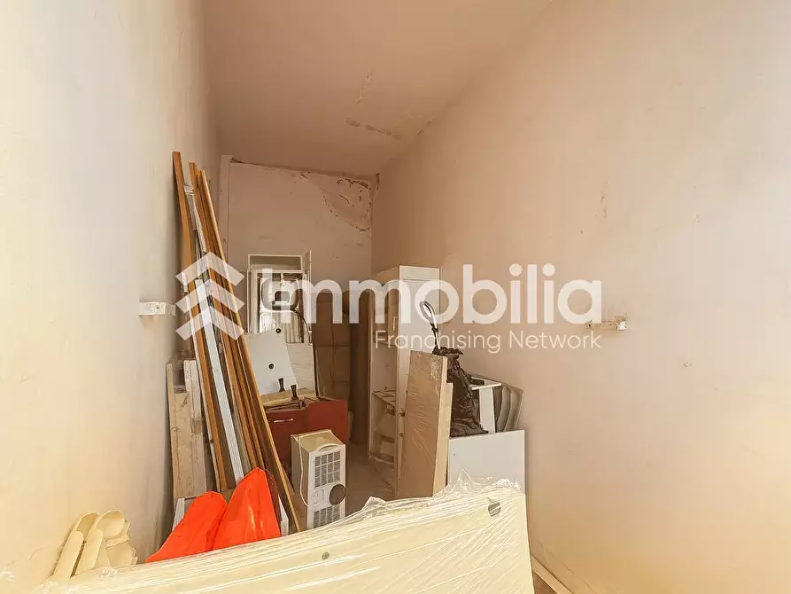 Immagine 11 di Magazzino in vendita  a Torino