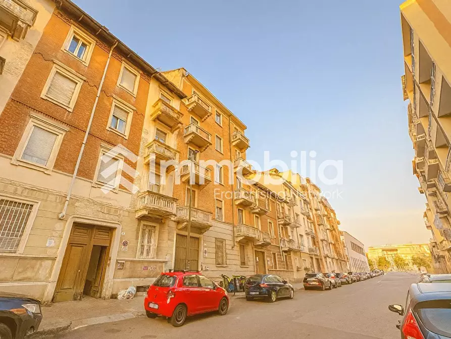 Immagine 12 di Magazzino in vendita  a Torino