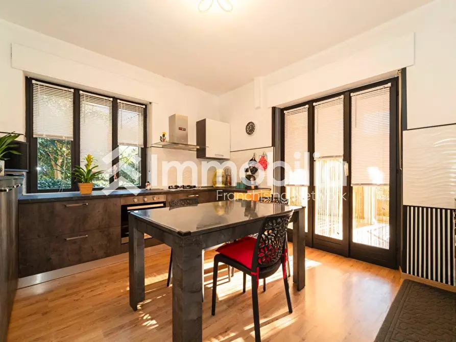 Immagine 3 di Villa in vendita  in Strada Genova 183 a Moncalieri