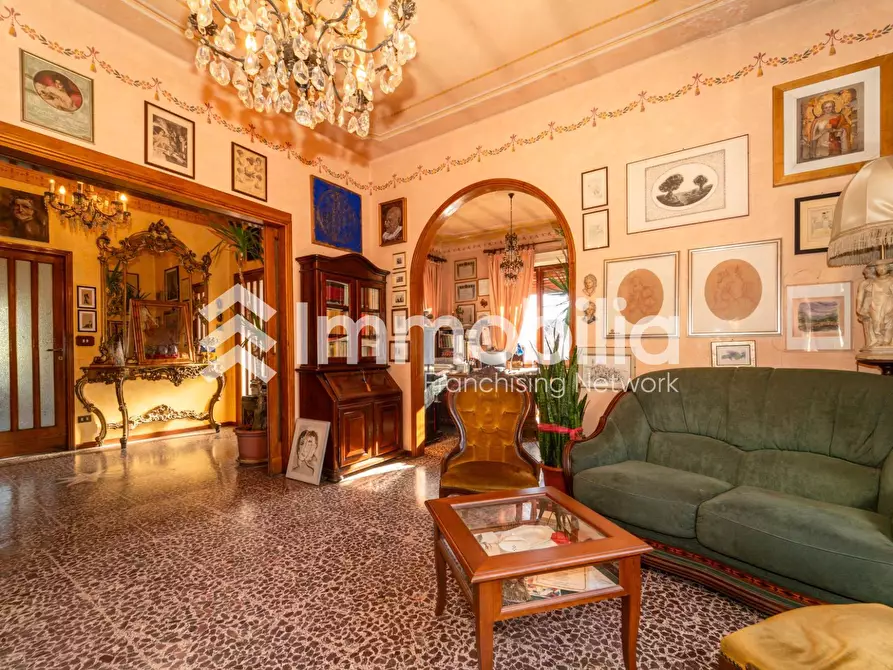 Immagine 33 di Villa in vendita  in Strada Genova 183 a Moncalieri