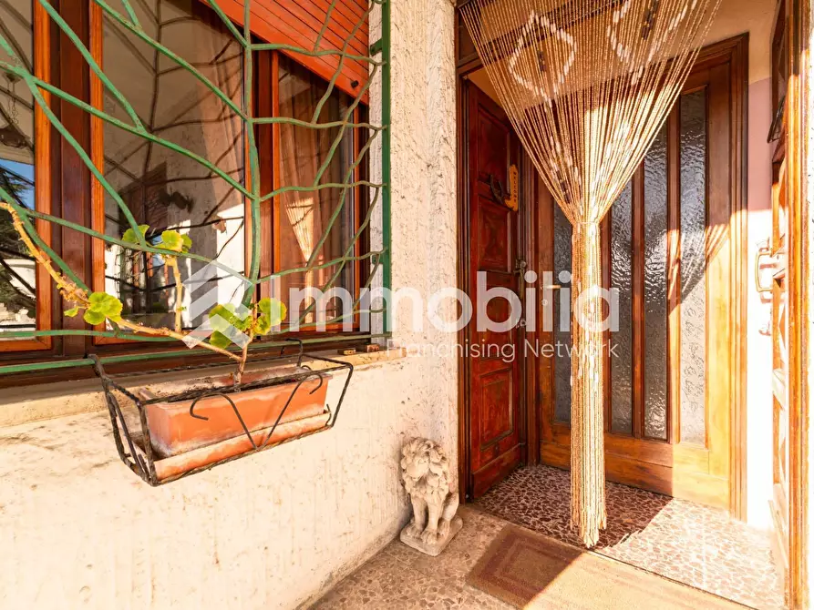 Immagine 40 di Villa in vendita  in Strada Genova 183 a Moncalieri