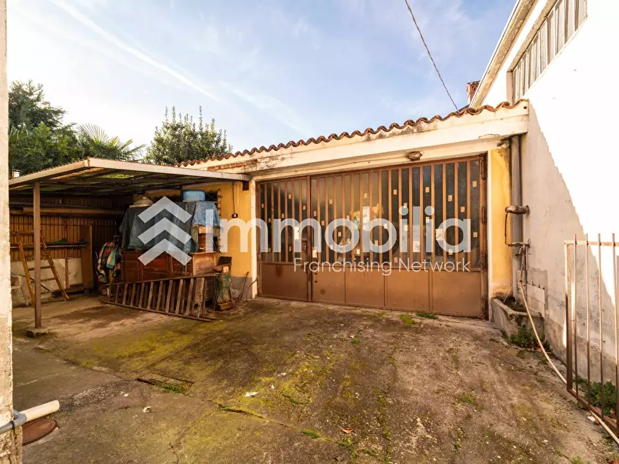 Immagine 59 di Villa in vendita  in Strada Genova 183 a Moncalieri