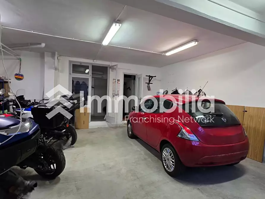 Immagine 10 di Box auto in vendita  in Via Carru' 15 a Torino