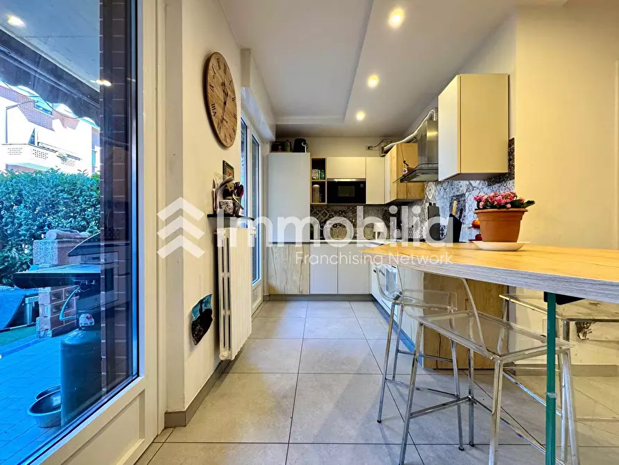 Immagine 11 di Appartamento in vendita  in Viale Kennedy a Nichelino