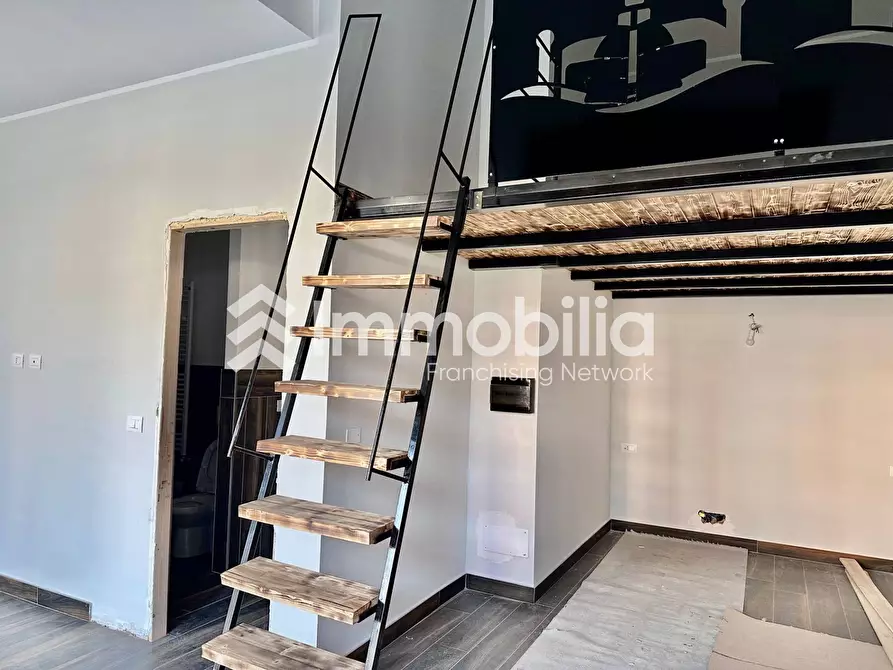 Immagine 1 di Appartamento in vendita  in PIAZZA BASILICATA 6 a Torino