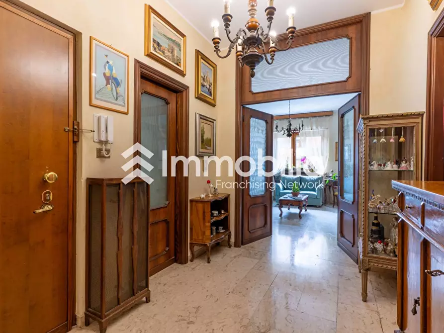 Immagine 3 di Appartamento in vendita  in Via Barnaba Panizza 8 a Torino