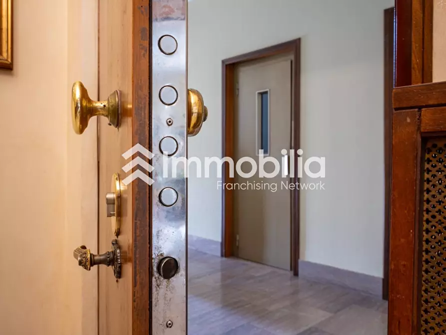 Immagine 28 di Appartamento in vendita  in Via Barnaba Panizza 8 a Torino