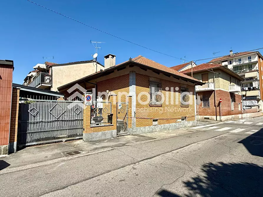 Immagine 2 di Casa indipendente in vendita  in Via degli Alleati a Nichelino