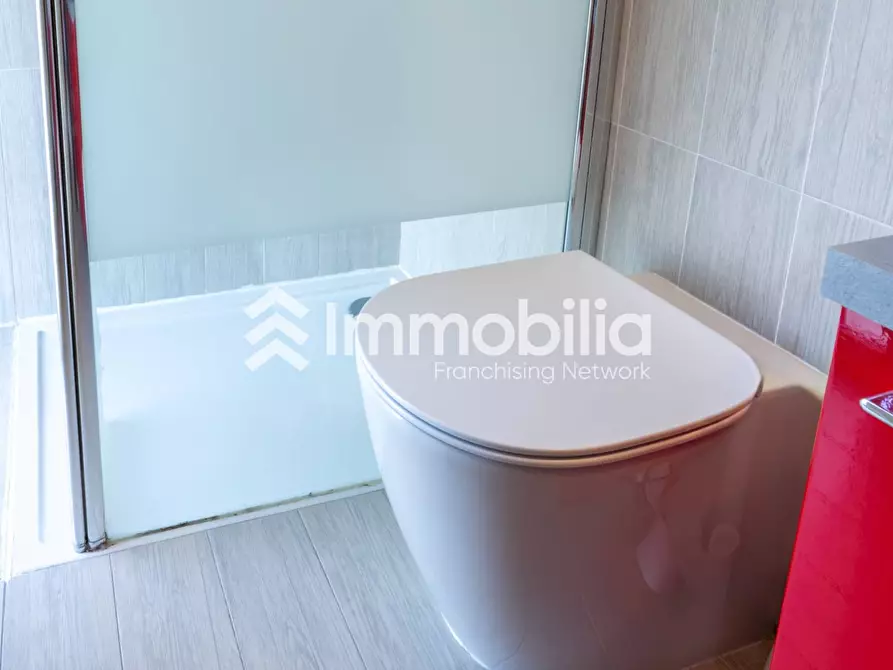 Immagine 29 di Villa in vendita  in Via Guido Reni 96 a Torino