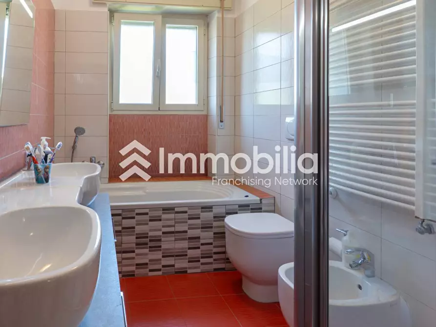 Immagine 22 di Villa in vendita  in Via Guido Reni 96 a Torino