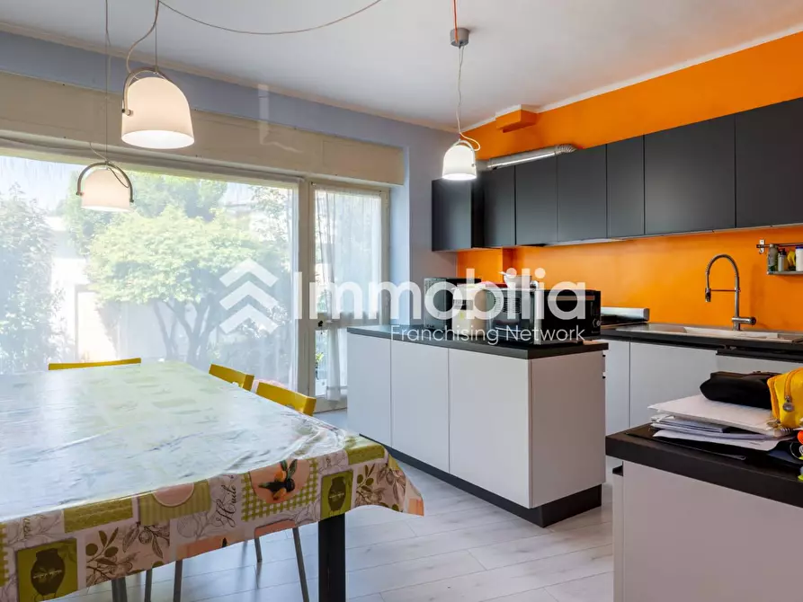Immagine 3 di Villa in vendita  in Via Guido Reni 96 a Torino