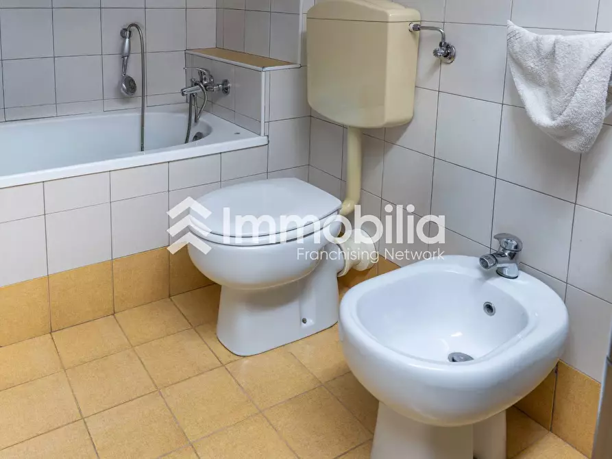 Immagine 39 di Villa in vendita  in Via Guido Reni 96 a Torino