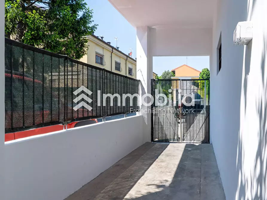 Immagine 43 di Villa in vendita  in Via Guido Reni 96 a Torino