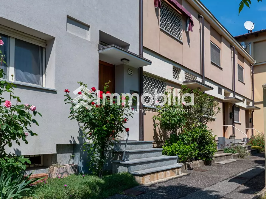 Immagine 2 di Villa in vendita  in Via Guido Reni 96 a Torino