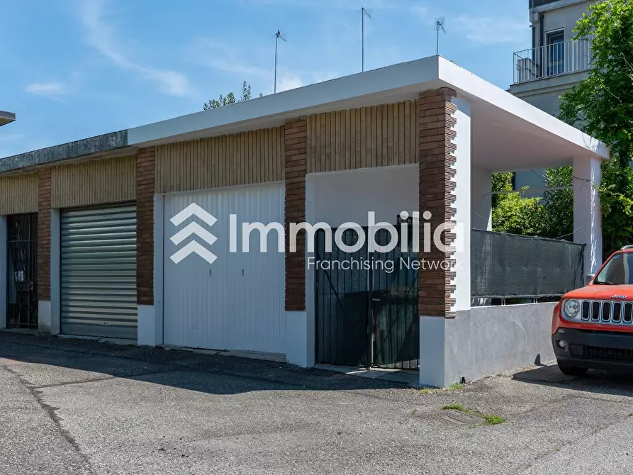 Immagine 45 di Villa in vendita  in Via Guido Reni 96 a Torino