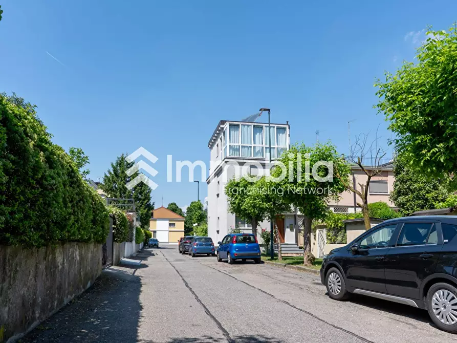 Immagine 47 di Villa in vendita  in Via Guido Reni 96 a Torino