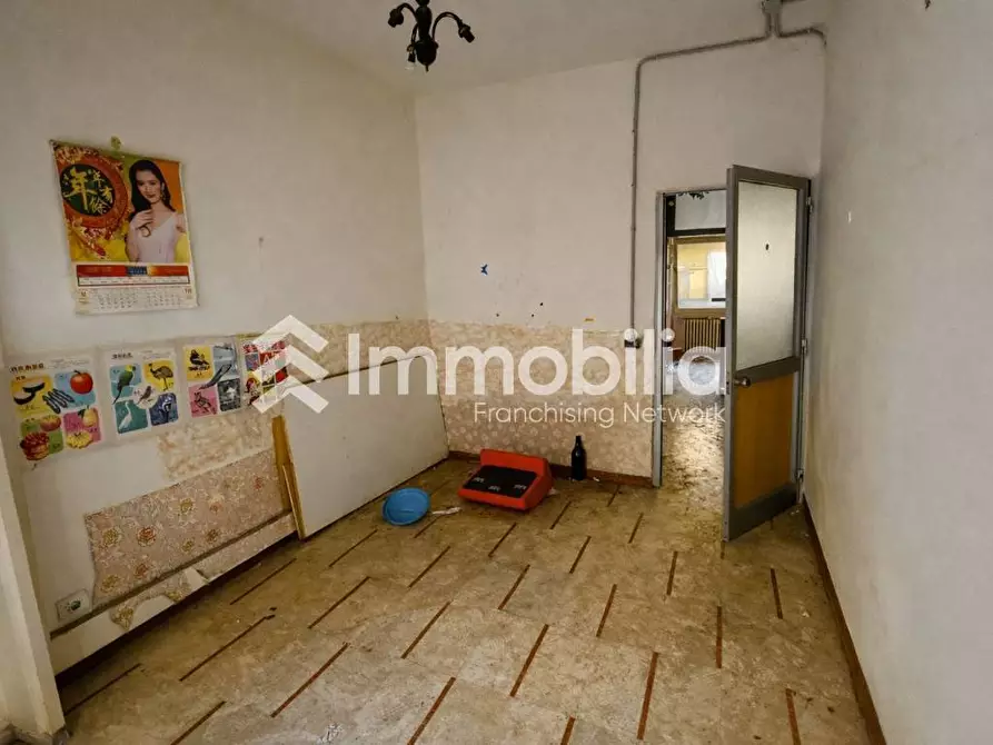 Immagine 11 di Locale commerciale in vendita  in Via Saluzzo 11 a Torino