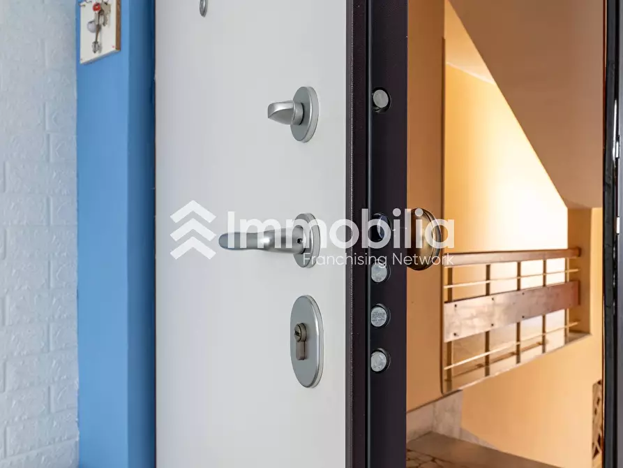 Immagine 9 di Appartamento in vendita  in Piazza Conti Di Rebaudengo 2 a Torino