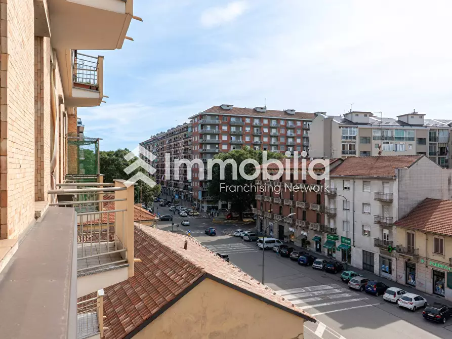 Immagine 14 di Appartamento in vendita  in Piazza Conti Di Rebaudengo 2 a Torino