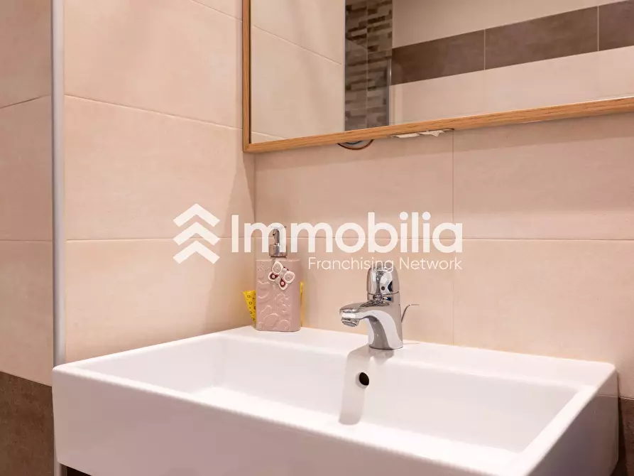 Immagine 25 di Appartamento in vendita  in Via Vicenza 5 a Torino