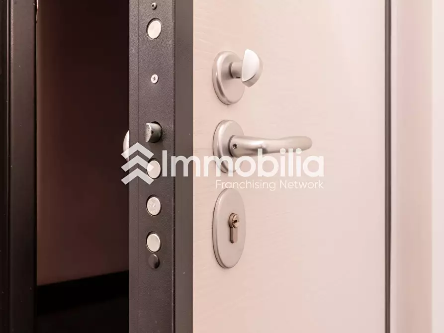 Immagine 33 di Appartamento in vendita  in Via Vicenza 5 a Torino