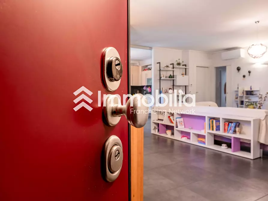 Immagine 2 di Appartamento in vendita  in Via Vicenza 5 a Torino