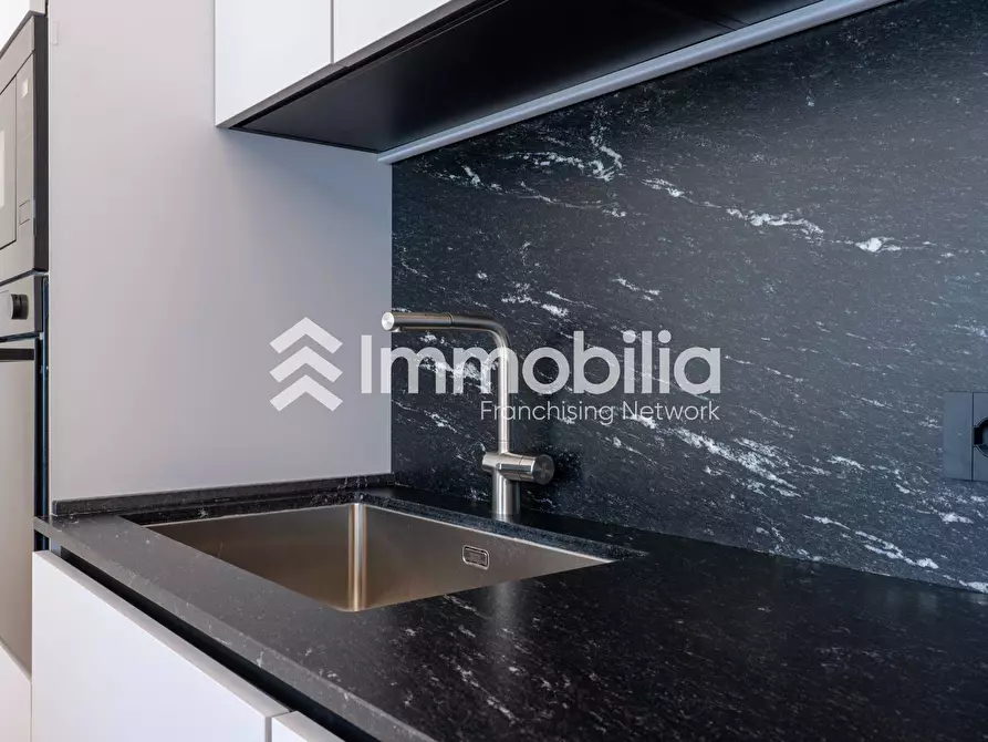 Immagine 11 di Appartamento in vendita  in Corso Duca Degli Abruzzi 58 a Torino