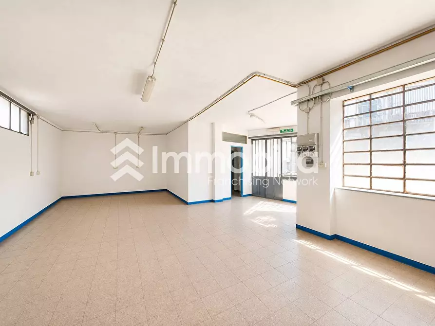 Immagine 3 di Magazzino in vendita  in Corso Vigevano 53 a Torino