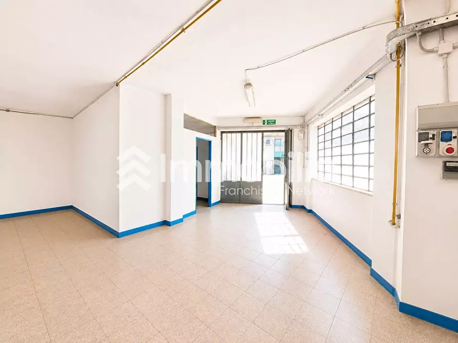 Immagine 9 di Magazzino in vendita  in Corso Vigevano 53 a Torino