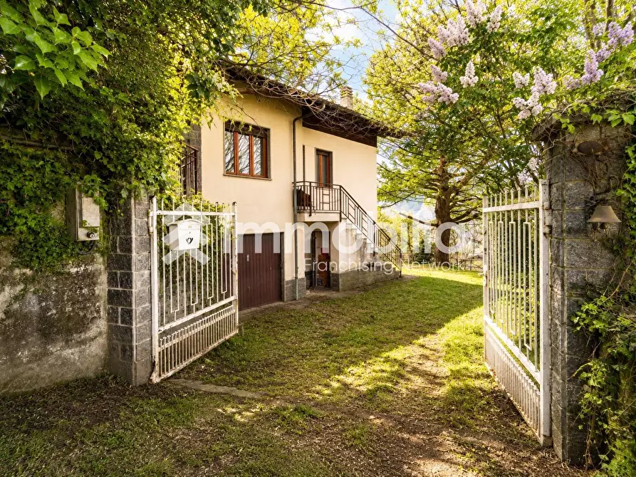 Immagine 2 di Villa in vendita  in Frazione Caserme 65 a Villar Perosa