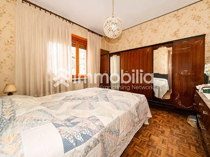 Immagine 5 di Villa in vendita  in Frazione Caserme 65 a Villar Perosa
