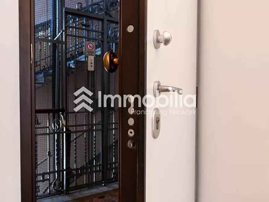 Immagine 35 di Appartamento in vendita  in Corso Duca Degli Abruzzi 58 a Torino