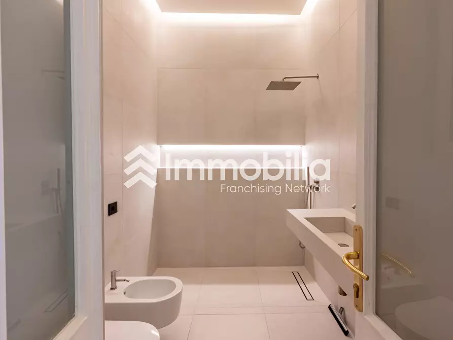 Immagine 32 di Appartamento in vendita  in Corso Duca Degli Abruzzi 58 a Torino