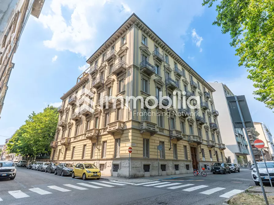 Immagine 1 di Appartamento in vendita  in Corso Duca Degli Abruzzi 58 a Torino