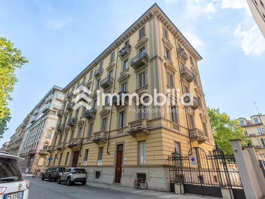 Immagine 46 di Appartamento in vendita  in Corso Duca Degli Abruzzi 58 a Torino
