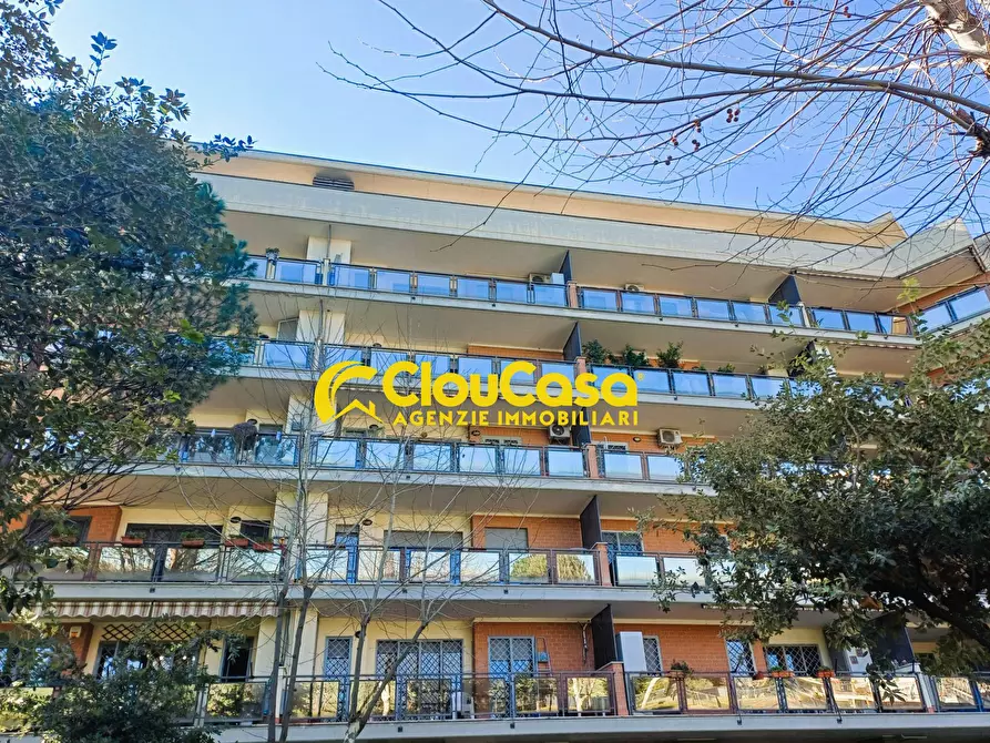 Immagine 99 di Appartamento in vendita  in via Luciano Conti 4 a Roma