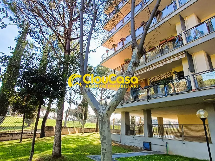 Immagine 105 di Appartamento in vendita  in via Luciano Conti 4 a Roma