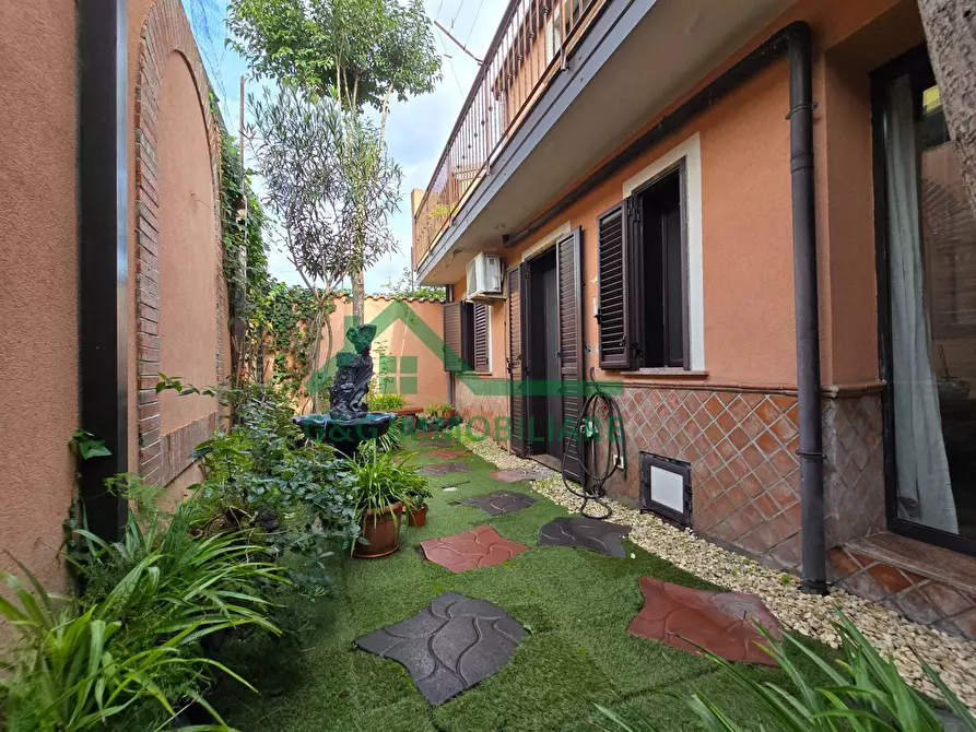 Immagine 40 di Casa semindipendente in vendita  in Via Stazzone a Catania