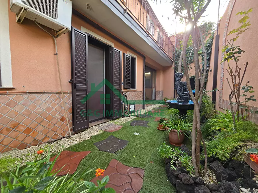 Immagine 1 di Casa semindipendente in vendita  in Via Stazzone a Catania