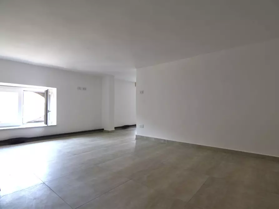 Immagine 38 di Appartamento in vendita  in Via Politi a Catania