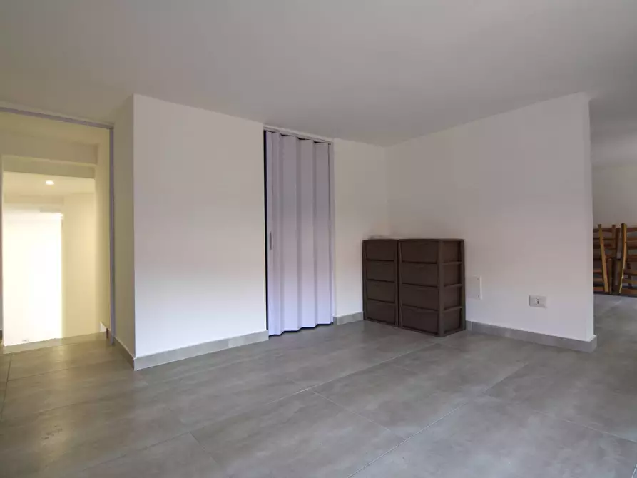 Immagine 34 di Appartamento in vendita  in Via Politi a Catania