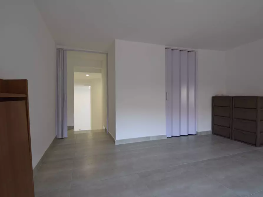 Immagine 36 di Appartamento in vendita  in Via Politi a Catania