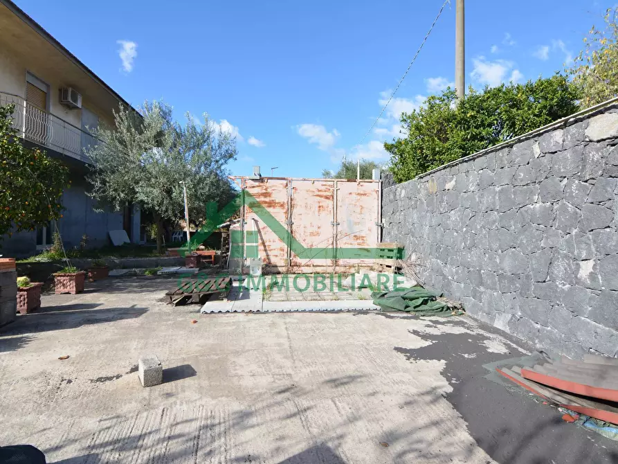 Immagine 9 di Villa in vendita  in Via Milano a Mascalucia