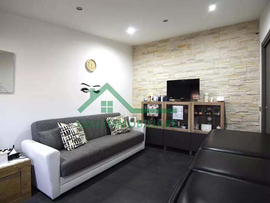 Immagine 8 di Appartamento in vendita  in Via Pietro Maroncelli a Catania