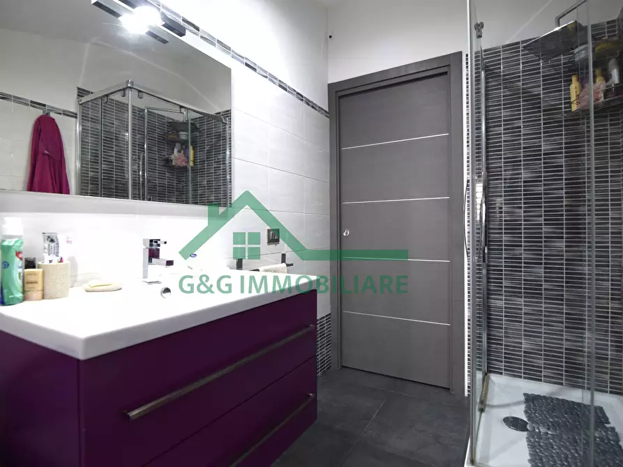 Immagine 35 di Appartamento in vendita  in Via Pietro Maroncelli a Catania