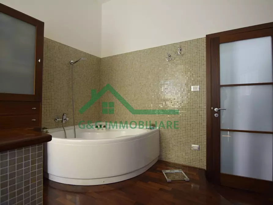 Immagine 35 di Appartamento in vendita  in Via Alessandro Manzoni a Catania