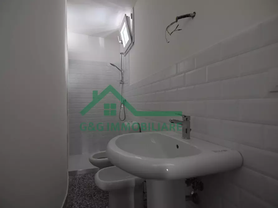 Immagine 17 di Casa indipendente in affitto  in Via Toledo a Catania